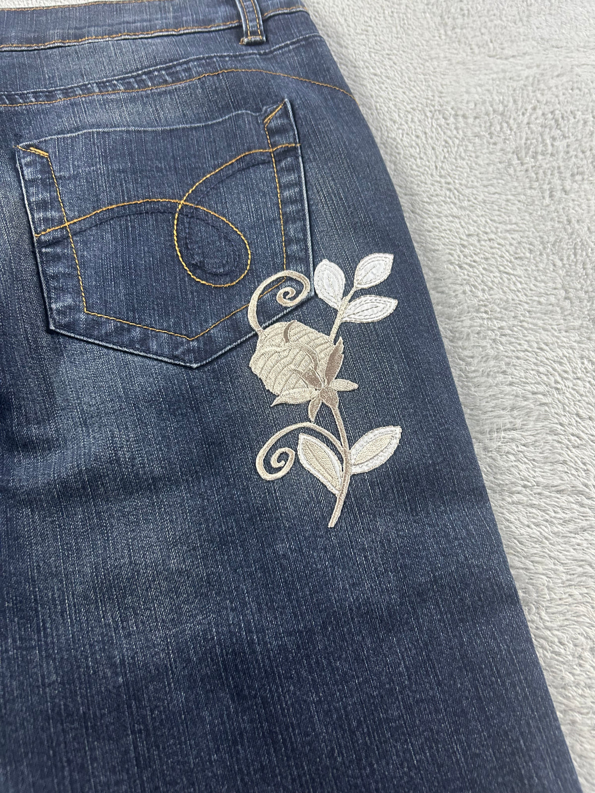 Jeans Shorts Rare Rose Design